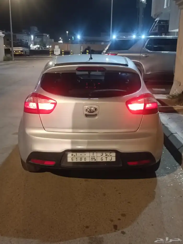 كيا ريو هاتشباك 2015 8