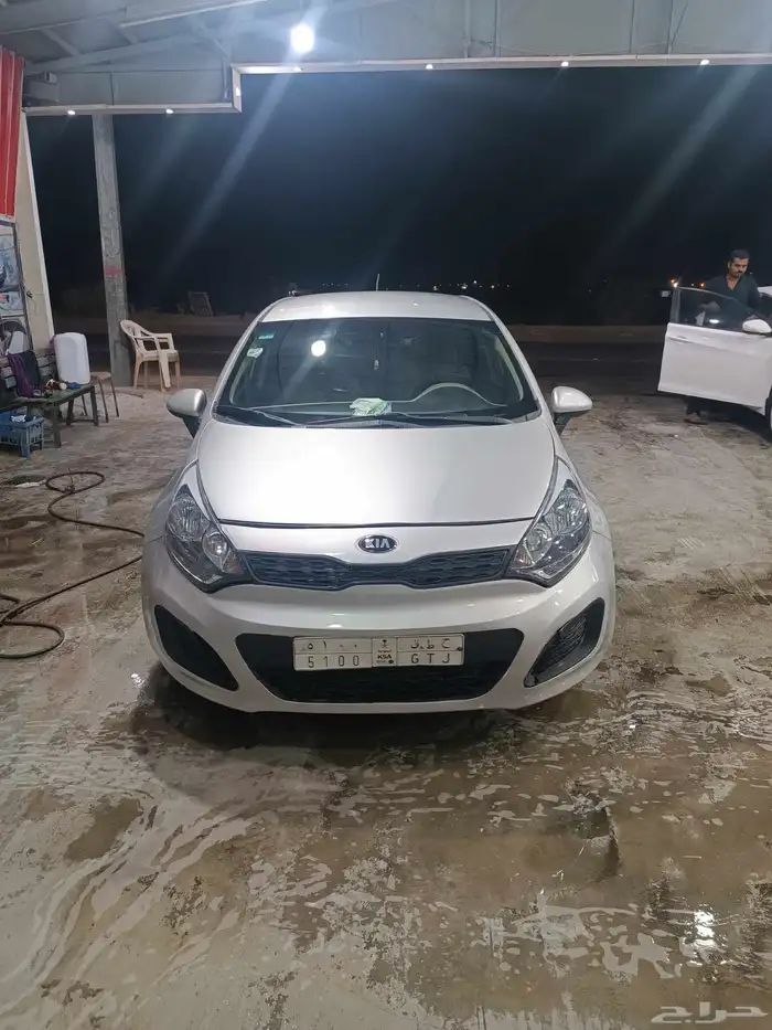 كيا ريو هاتشباك 2015 2