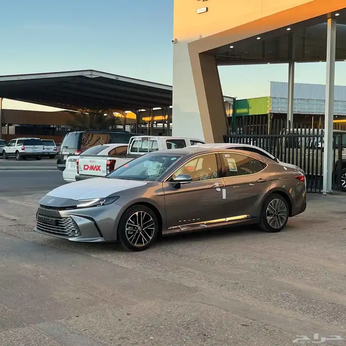 تويوتا كامري لومير هايبرد 2025 2