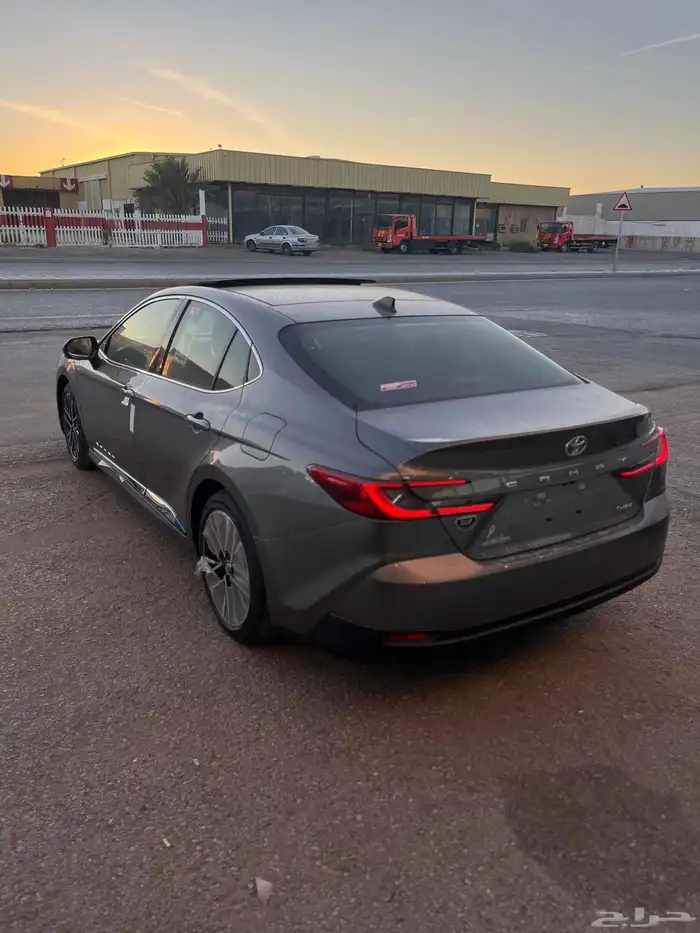 تويوتا كامري لومير هايبرد 2025 7