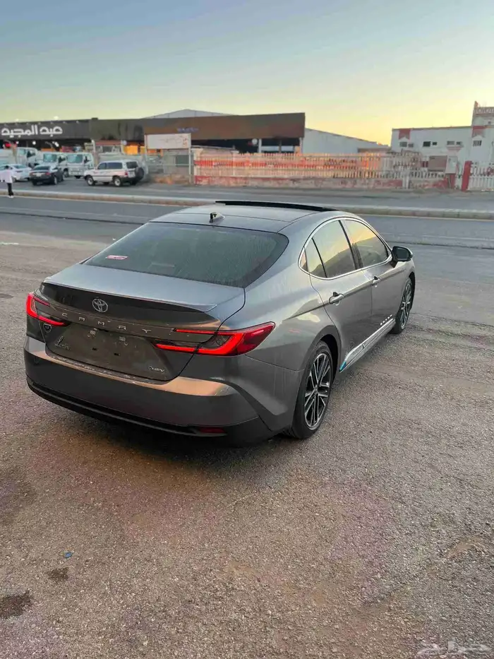 تويوتا كامري لومير هايبرد 2025 1