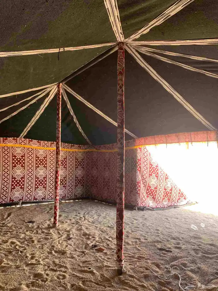 بيت شعر ابيض اسود تركي خط أحمر 1