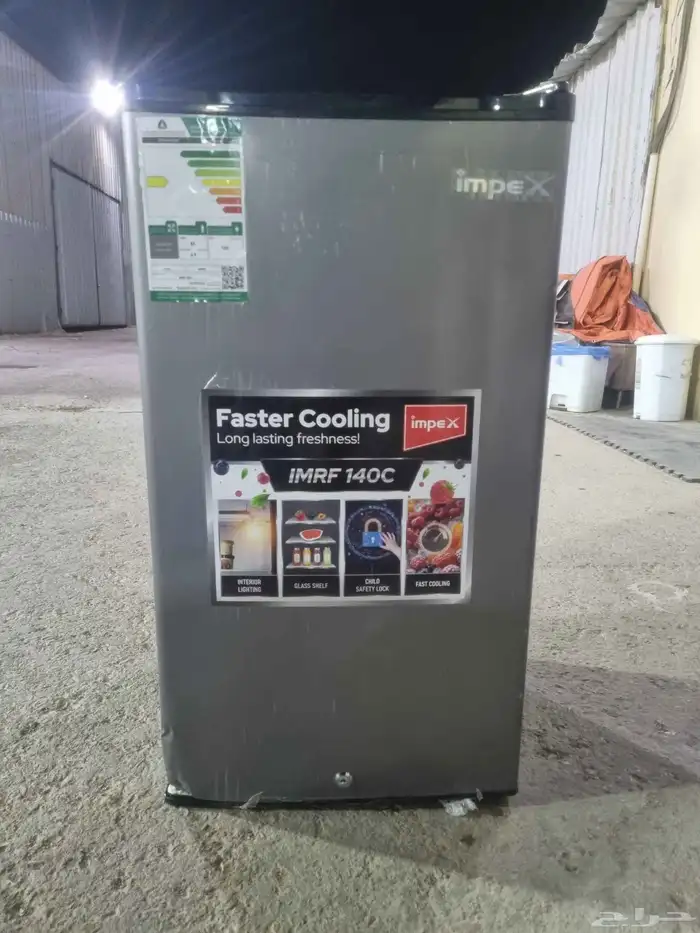 ثلاجة جديده للبيع اعلى سوم فيها ضربه صغيره فقط 0