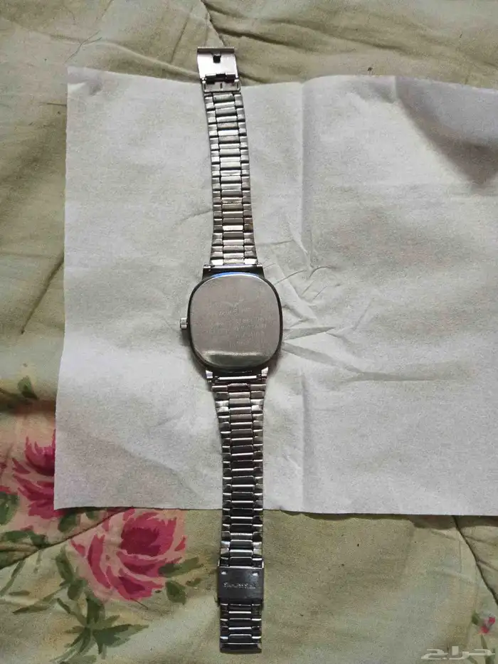 quartz ساعة بلون اخضر داخلي eagle time 3