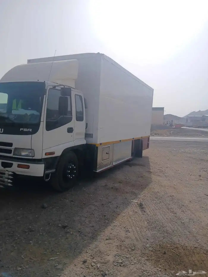 دينه لوري كبير مقفل حافظه 6متر ونصف يفتح جنب لنقل العفش 1