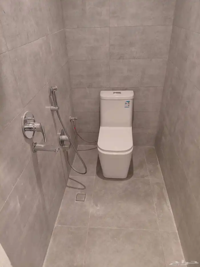 متخصصون في أعمال السباكه والكهرباء 3