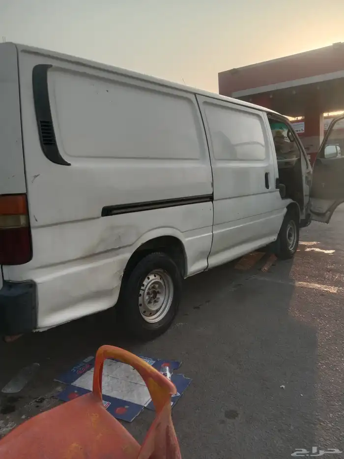 باص موديل 2004 بنزل .. .ماشي 385. جير مكينه على الشرط 7