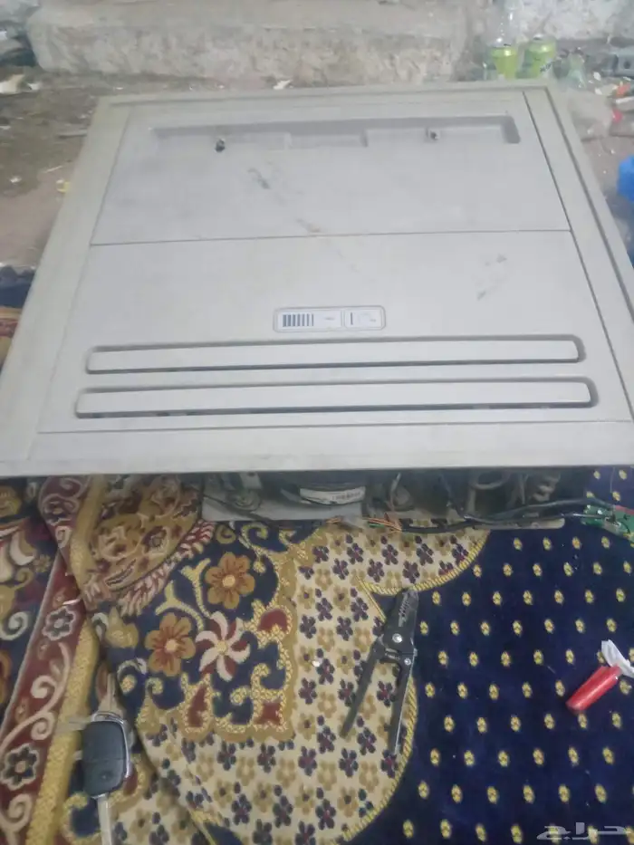 ثلاجه فريزر تشتغل على 24v و 12vصغيره لشاحنة فولفو 3