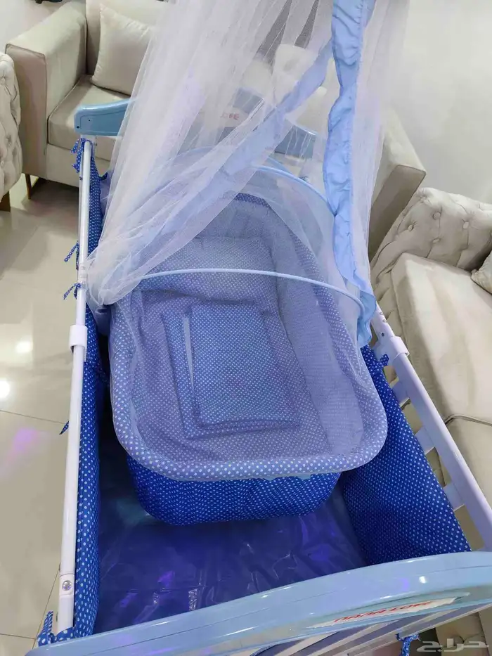 سرير اطفال وكرسي سياره 0