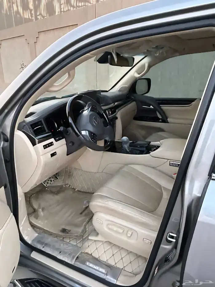 لكزس LX570 ممشى قليل 5