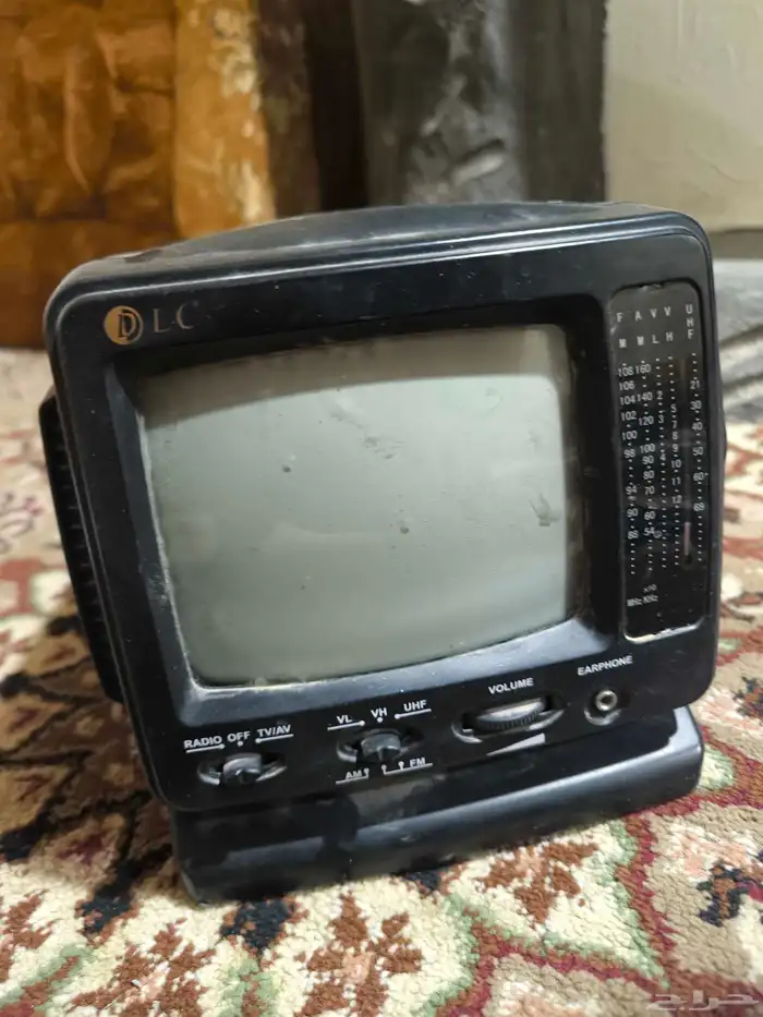 تلفاز نادر وقديم طراز 0
