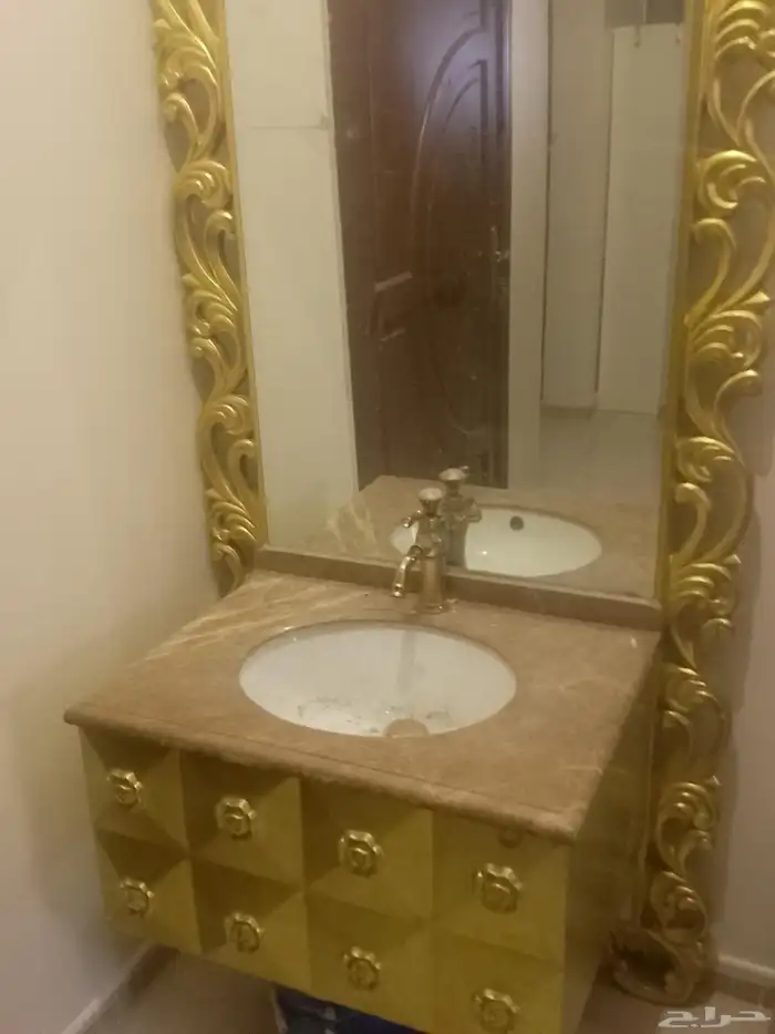 غسالة ممتازة ومدخل حمام مع مغسلة 2