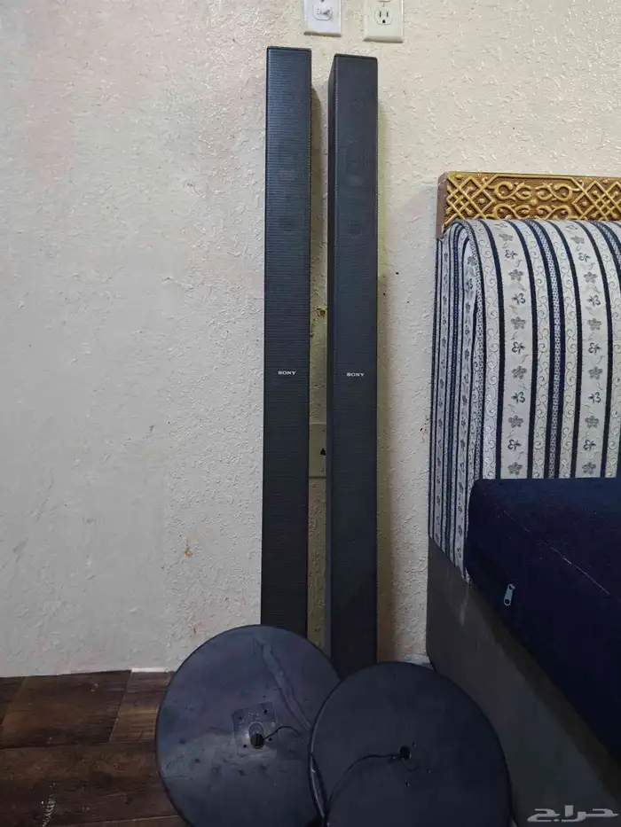 للبيع مكبرات صوت و راوتر زين 5 جي يعمل ثلاثيه ومبرد مائي يحت 1