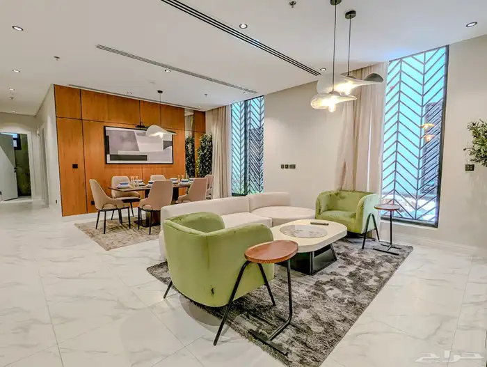 شقة فاخرة للإيجار في مجمع الماجدية   حي الملقا 0