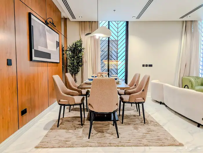 شقة فاخرة للإيجار في مجمع الماجدية   حي الملقا 7