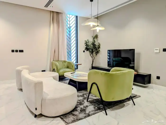 شقة فاخرة للإيجار في مجمع الماجدية   حي الملقا 9