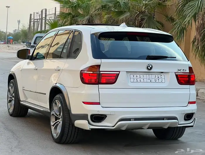 بي ام دبليو X5 2013 (بحالة ممتازة) 11