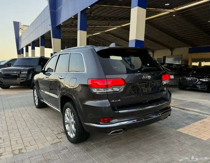 جيب جراند شيروكي سوميت 2019 عداد 46 الف 3