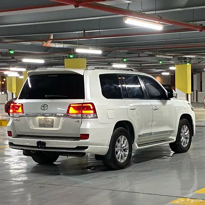 لاندكروزر GX-R 2020 بدي وكاله سعر طيب 7