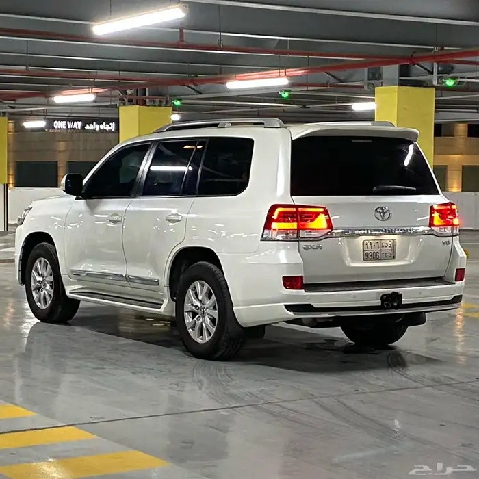 لاندكروزر GX-R 2020 بدي وكاله سعر طيب 10