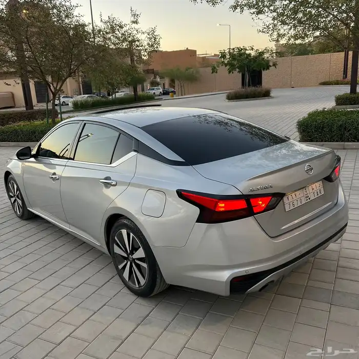 للبيع نيسان التيما SV موديل 2021 4