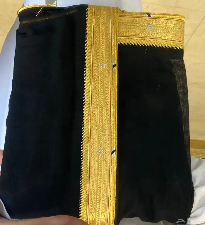 مشالح وبشوت فاخرة وصناديق ملكية 27