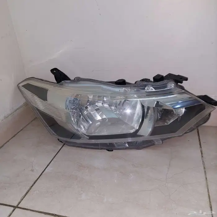 قطع غيار شمعه يارس يمين السائق تايلندي 2014-2017 1