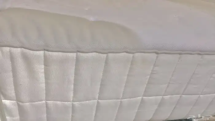 للبيع سرير ايكيا ( مقاس 160x190) 3