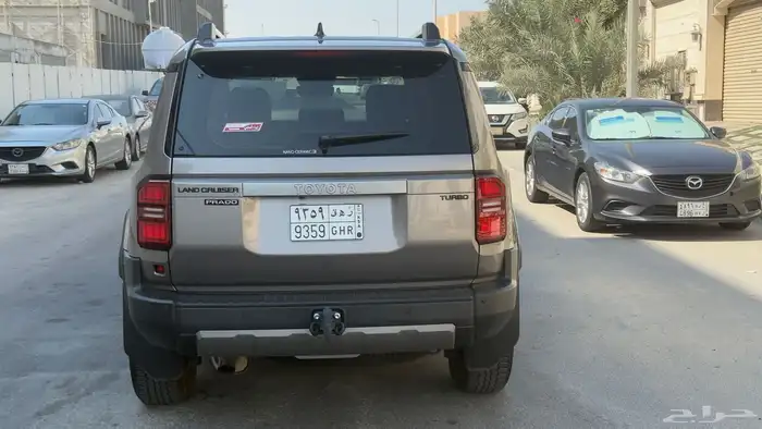 للتنازل أو الإحلال برادو 2024 TXL3 اللون برونزي 7