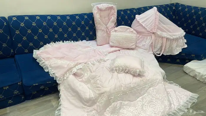 مفارش للنفاس مع سرير البيبي بيت وشنط شىء آخر 6