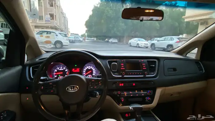 كيا كارنيفال 2018 بنزين 10