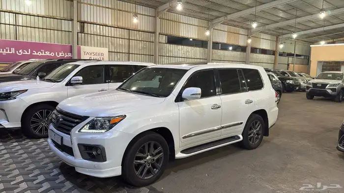 جيب لكزس 2015 LX570 فل كامل 4