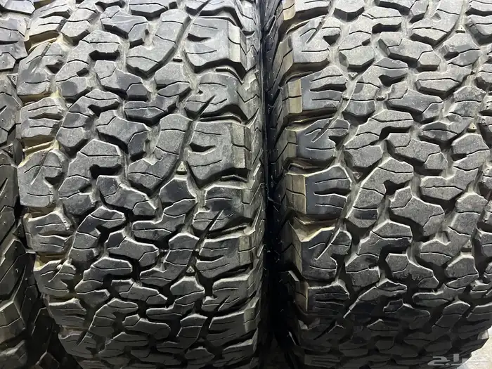 كفرات بي إف جودرتش نص حجري 17 مع جنوط فيوال 10