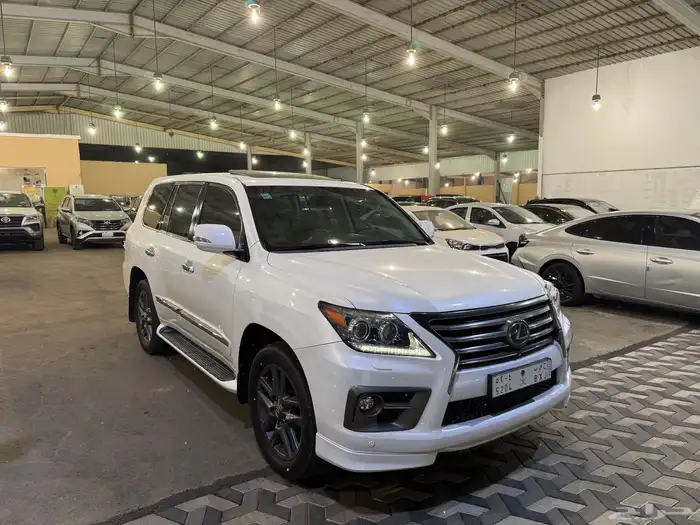 جيب لكزس 2015 LX570 فل كامل 32