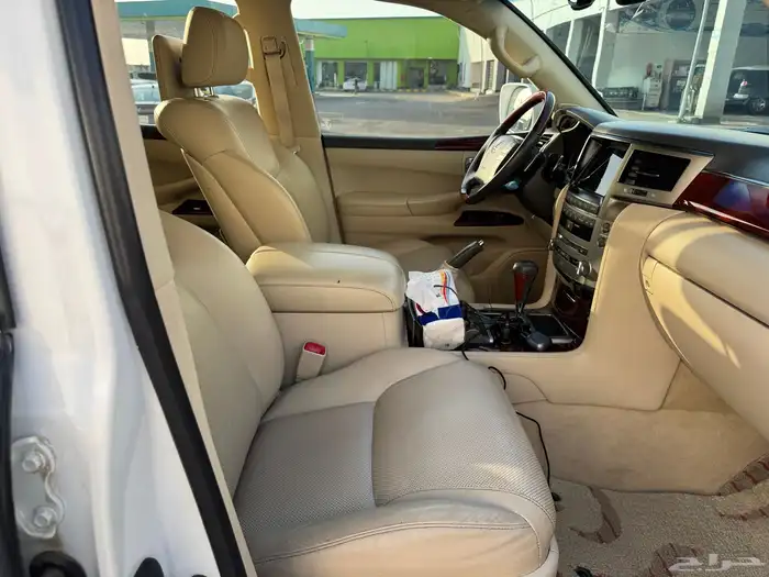 جيب لكزس LX570 فل كامل خليجي 2014 22