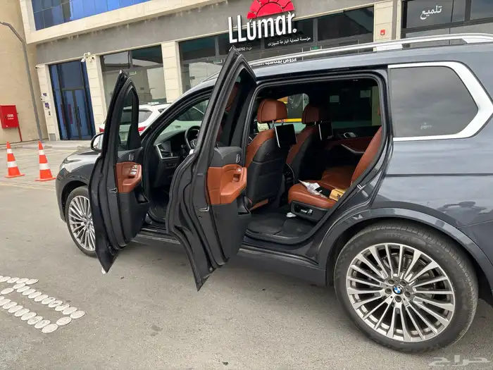جيب عائلي BMW-X7 بحالة ممتازة موديل 2021 ممشى قليل 7