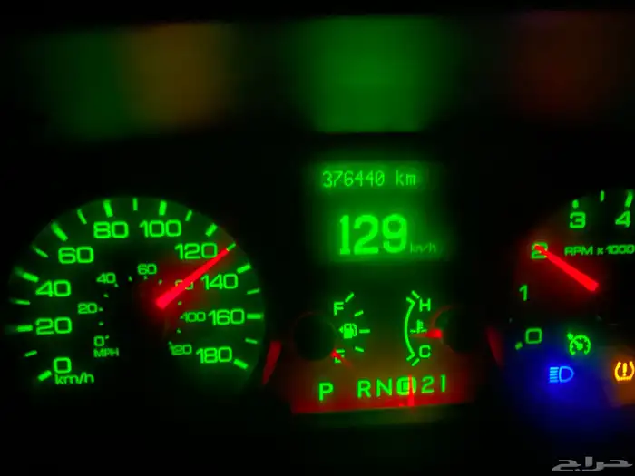 فورد فكتوريا 2010 11