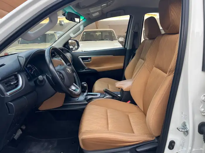 فورتشنر 2022 بنزين 6سلندر نظيف جدا لدى قمة الاطلال 52