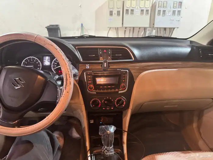 سزوكي سياز 2023 فضي 11