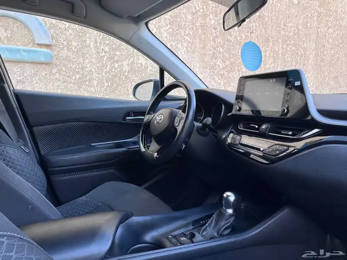 تويوتا C-HR 2022 بحالة ممتازة اقتصادي بالبنزين 23