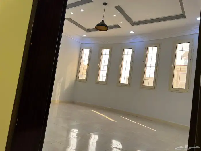 شقة ايجار مكة بالبوابه3 صالتين كبيرة مطبخ راكب مستودع 3غرف 0