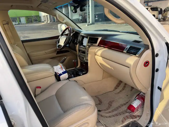 جيب لكزس LX570 فل كامل خليجي 2014 18
