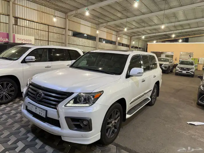 جيب لكزس 2015 LX570 فل كامل 37