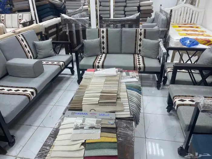 جلسات خارجية وجلسات ارضية والستائر والديكورات 0