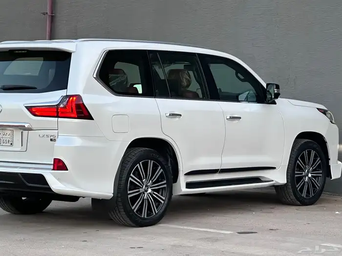لكزس LX570 S 2018 وكالة 7