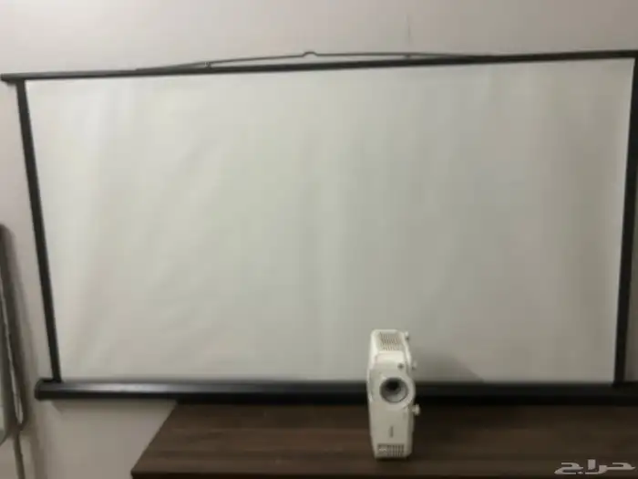 سماعات ومكسرات وبرجكتر وشاشة عرض بروجكتر 12