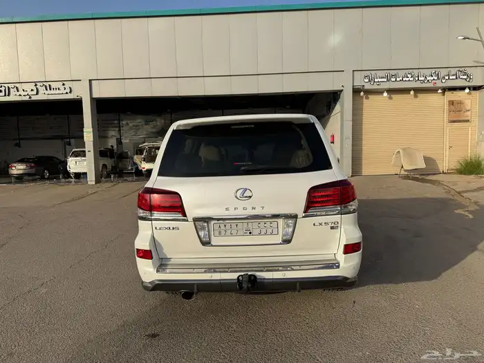 جيب لكزس LX570 فل كامل خليجي 2014 1
