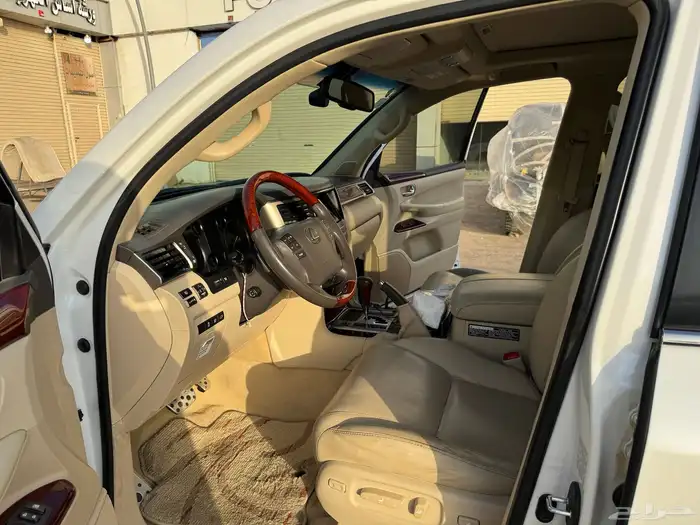 جيب لكزس LX570 فل كامل خليجي 2014 27