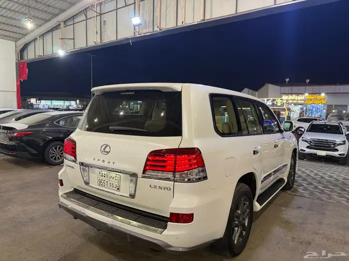 جيب لكزس 2015 LX570. 15