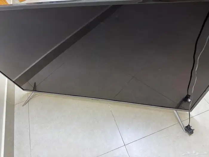 شاشه كبيره فيها ضربه 3